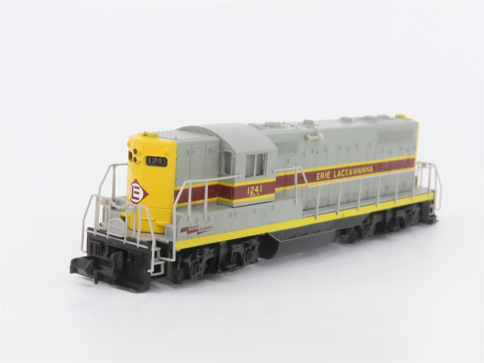 N Scale Atlas 48212 EL Erie Lackawanna GP7 Diesel Locomotive #1241