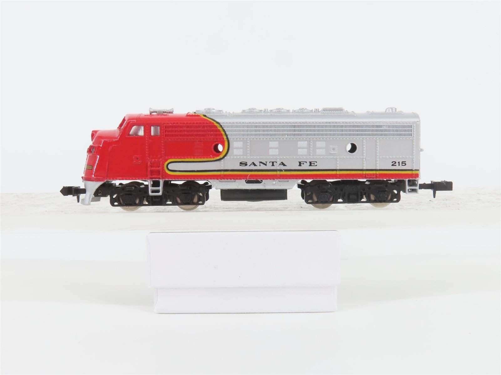 N Scale ATSF Santa Fe F7A Diesel Locomotive #215 UNPOWERED