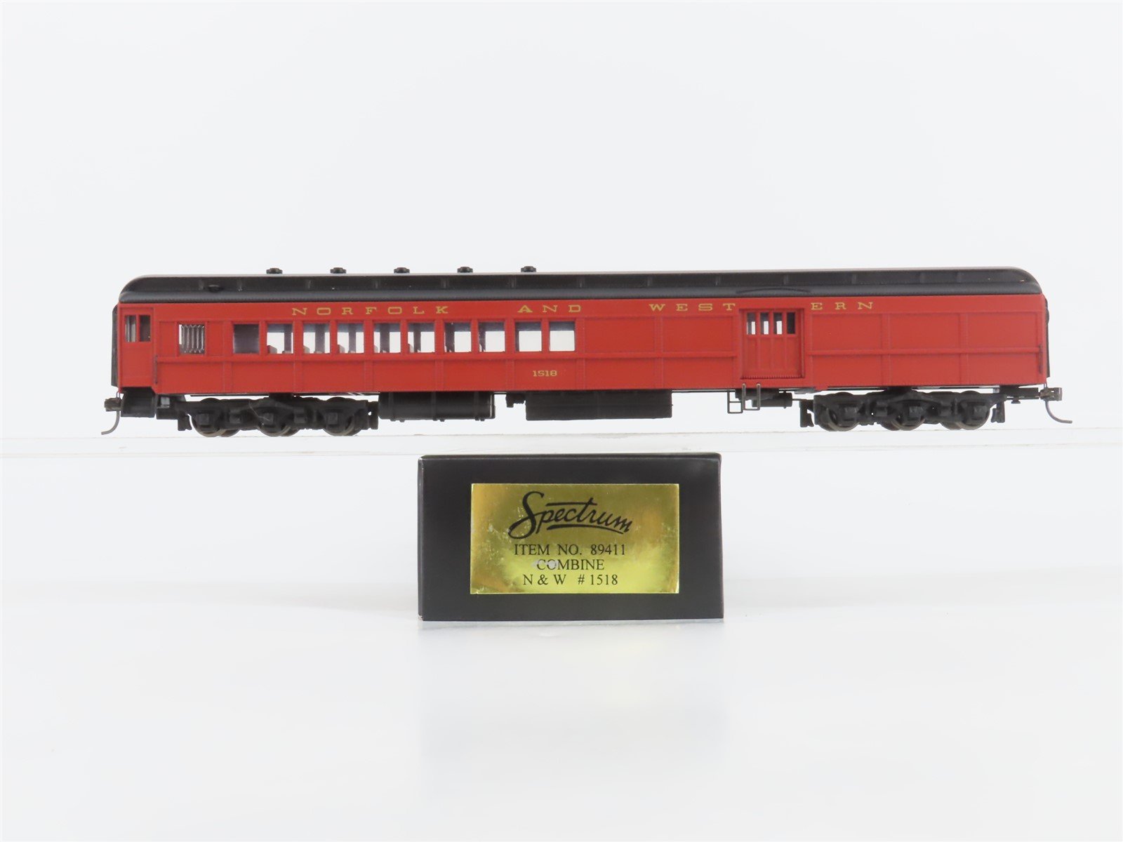 HO Bachmann Spectrum 89411 N&W Norfolk & Western Combine Passenger
