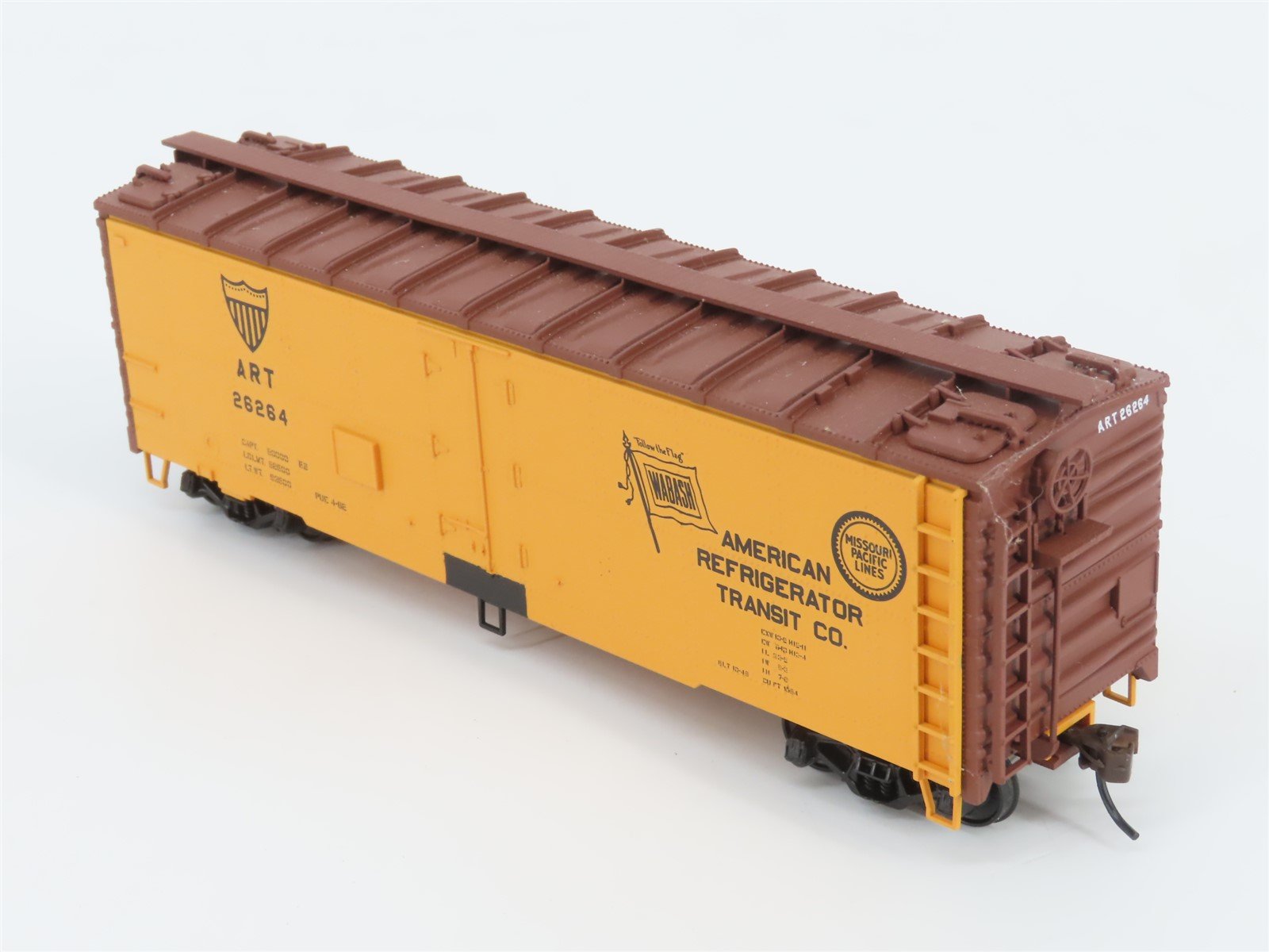 HO Walthers 932-22572 ART American Refrigerator 40' Steel Meat Reefers 2-Pack