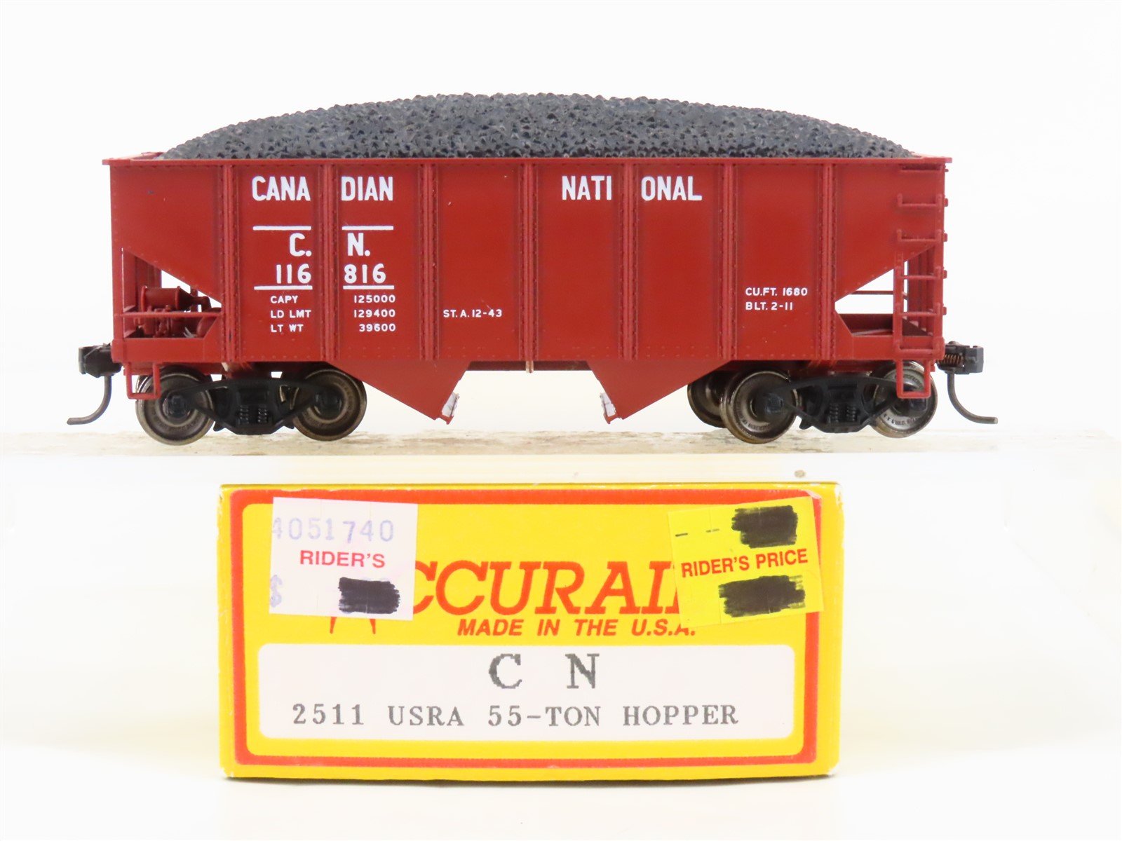 HO Scale Accurail 2511 CN Canadian National 2-Bay Hopper #116816 w/ Load - BUILT