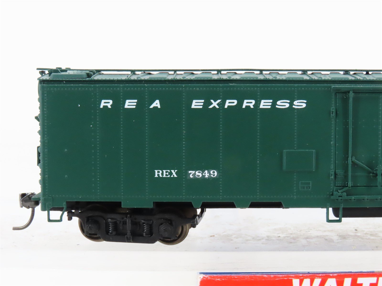 HO Walthers 932-6242 REX REA Railway Express Agency 50' Reefer #7849 - CUSTOM