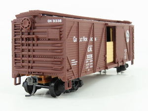 HO Walthers 932-2122 GN Great Northern 40' Wood Box Car w/ Grain Doors #31338