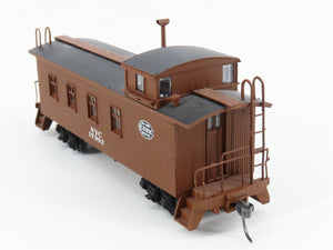 HO Scale Walthers 932-7566 NYC New York Central 30' 4-Window Caboose #17962
