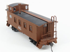HO Scale Walthers 932-7566 NYC New York Central 30' 4-Window Caboose #17962