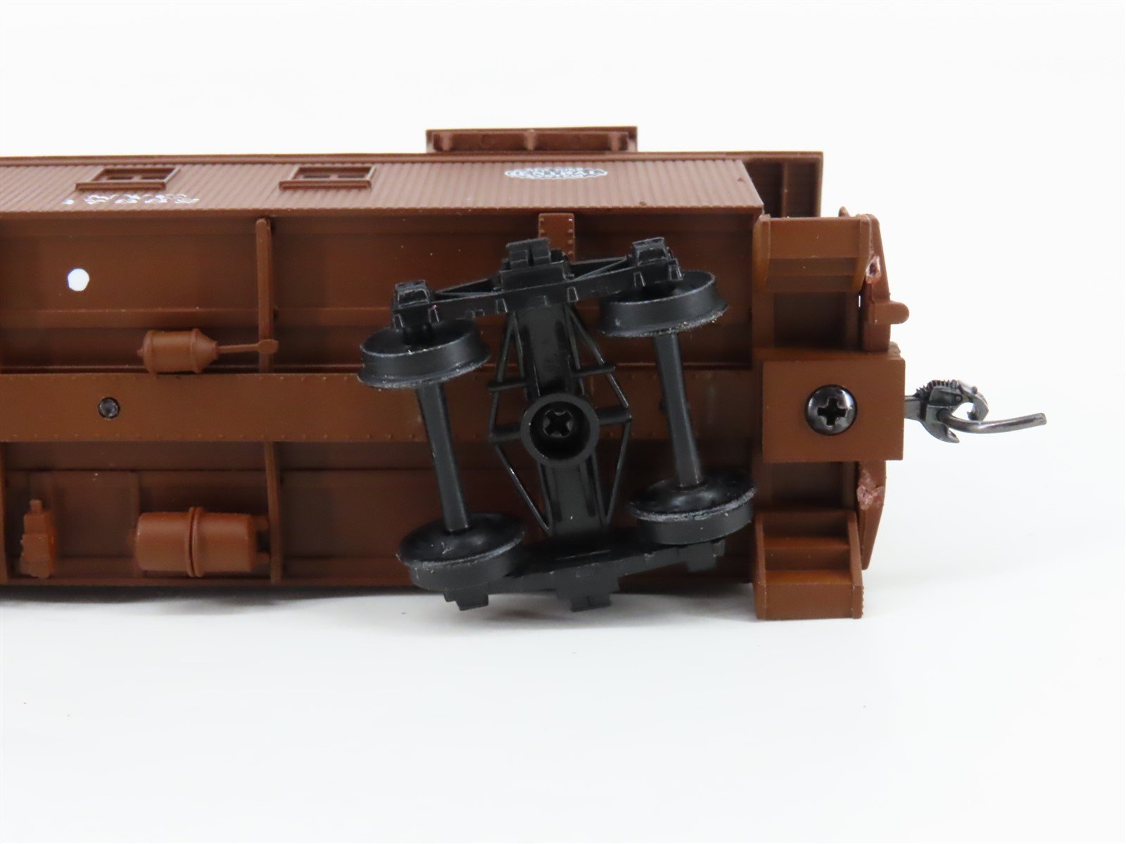 HO Scale Walthers 932-7566 NYC New York Central 30' 4-Window Caboose #17962