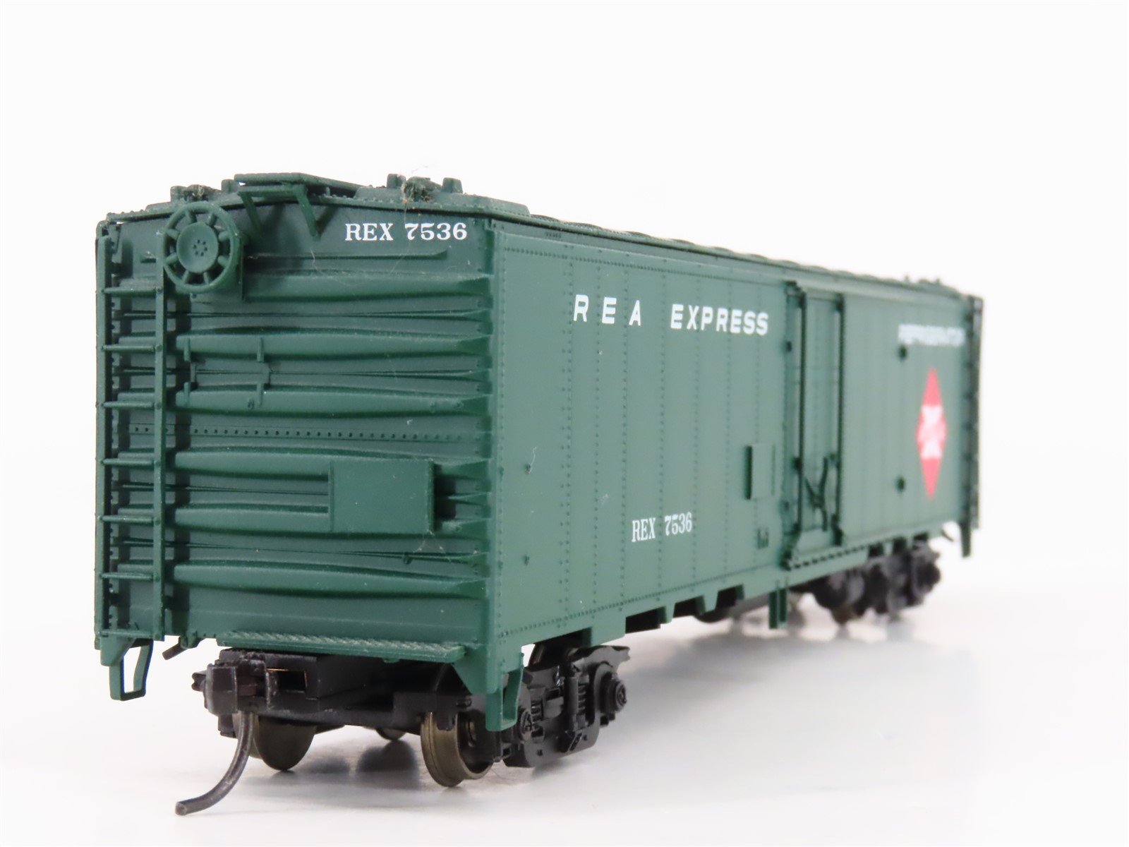 HO Scale Walthers 932-6242 REX REA Railway Express Agency 50' Reefer #7536