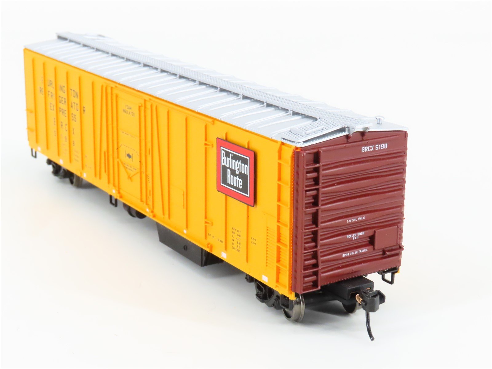 HO Scale Walthers Mainline 910-3756 BRCX Burlington Route 50' Mech. Reefer #5198