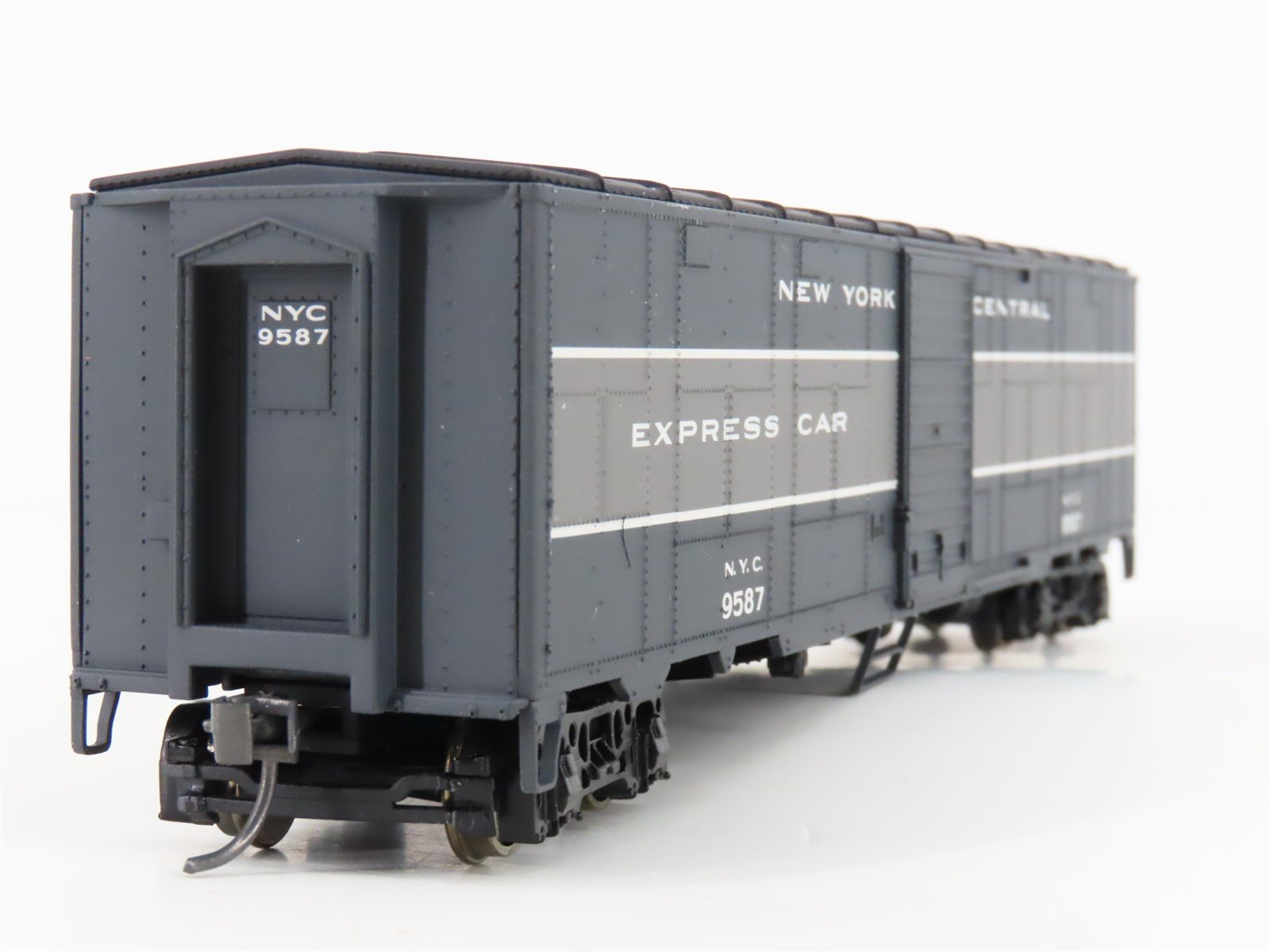 HO Scale Walthers Gold Line 932-24161 NYC/Rock Island Express Box Car (2-Pack)