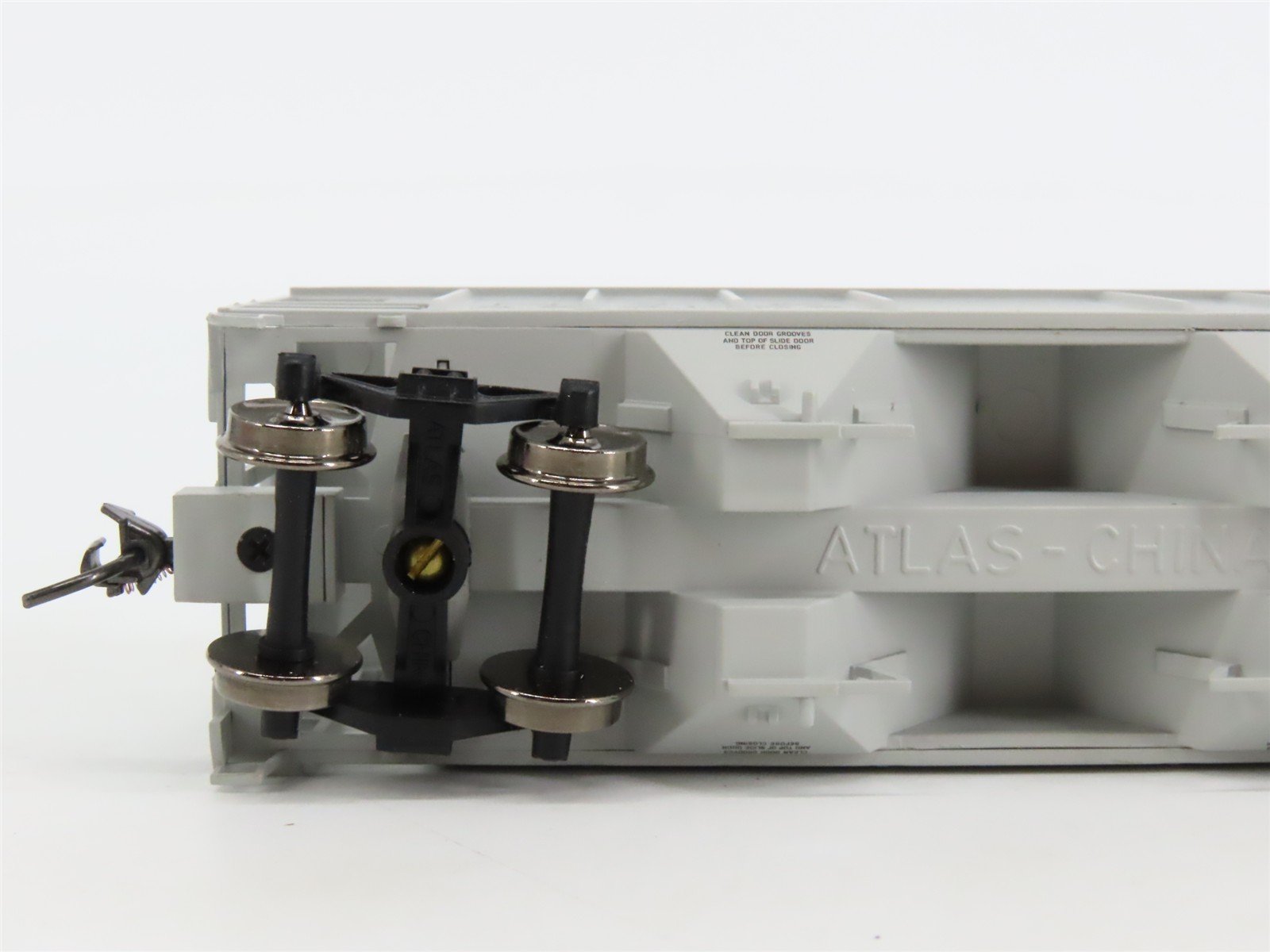 HO Scale Atlas NYC New York Central 2-Bay Covered Hopper #883156