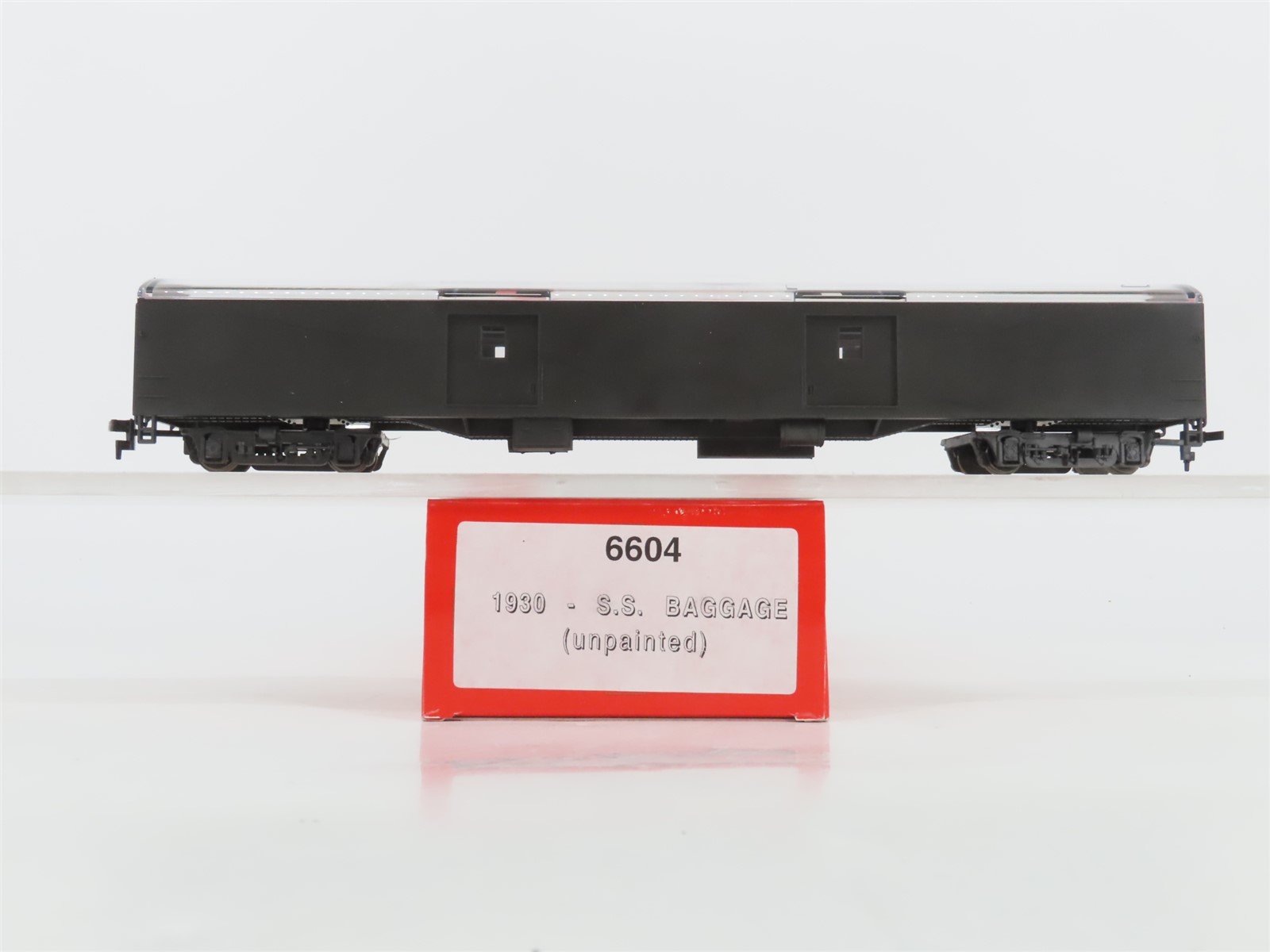 HO Scale Rivarossi 6604 Unpainted Baggage Passenger Car