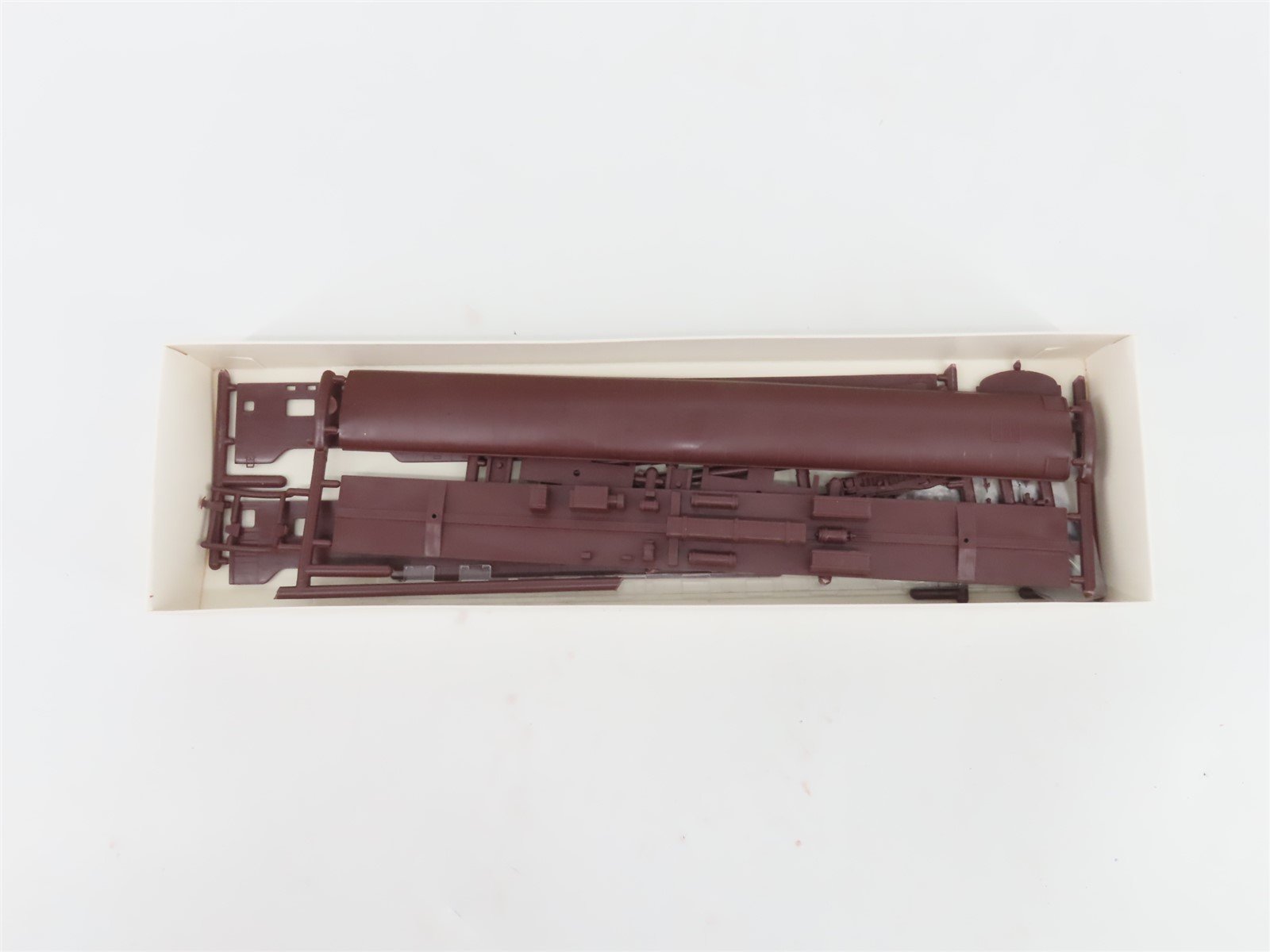 HO Scale Eastern Car Works Kit #1205 Undecorated Sleeper 6-6-4 Passenger Car
