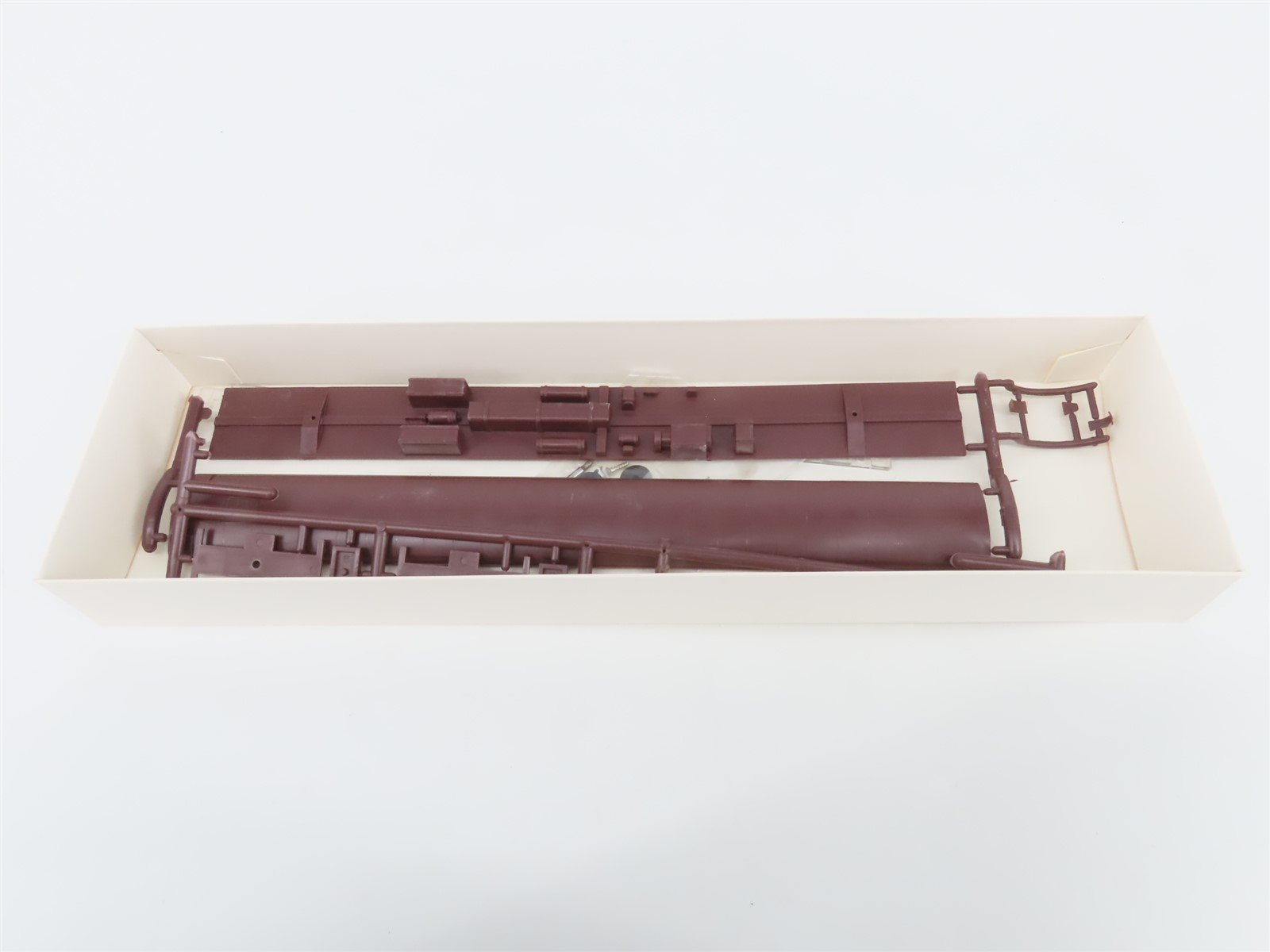 HO Scale Eastern Car Works Kit #1204 Undecorated Dorm-Lounge Passenger Car