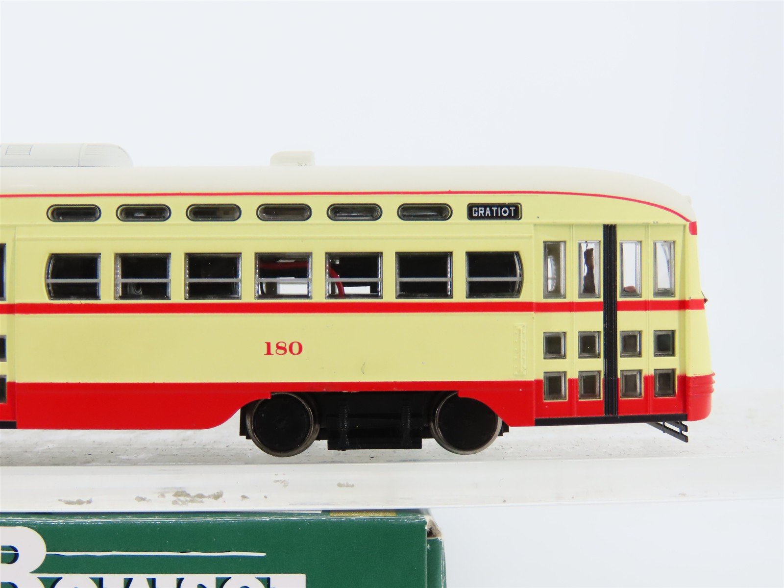HO Bowser 12661 Detroit Post War PCC Electric Street Car #180 wDCC & Sound