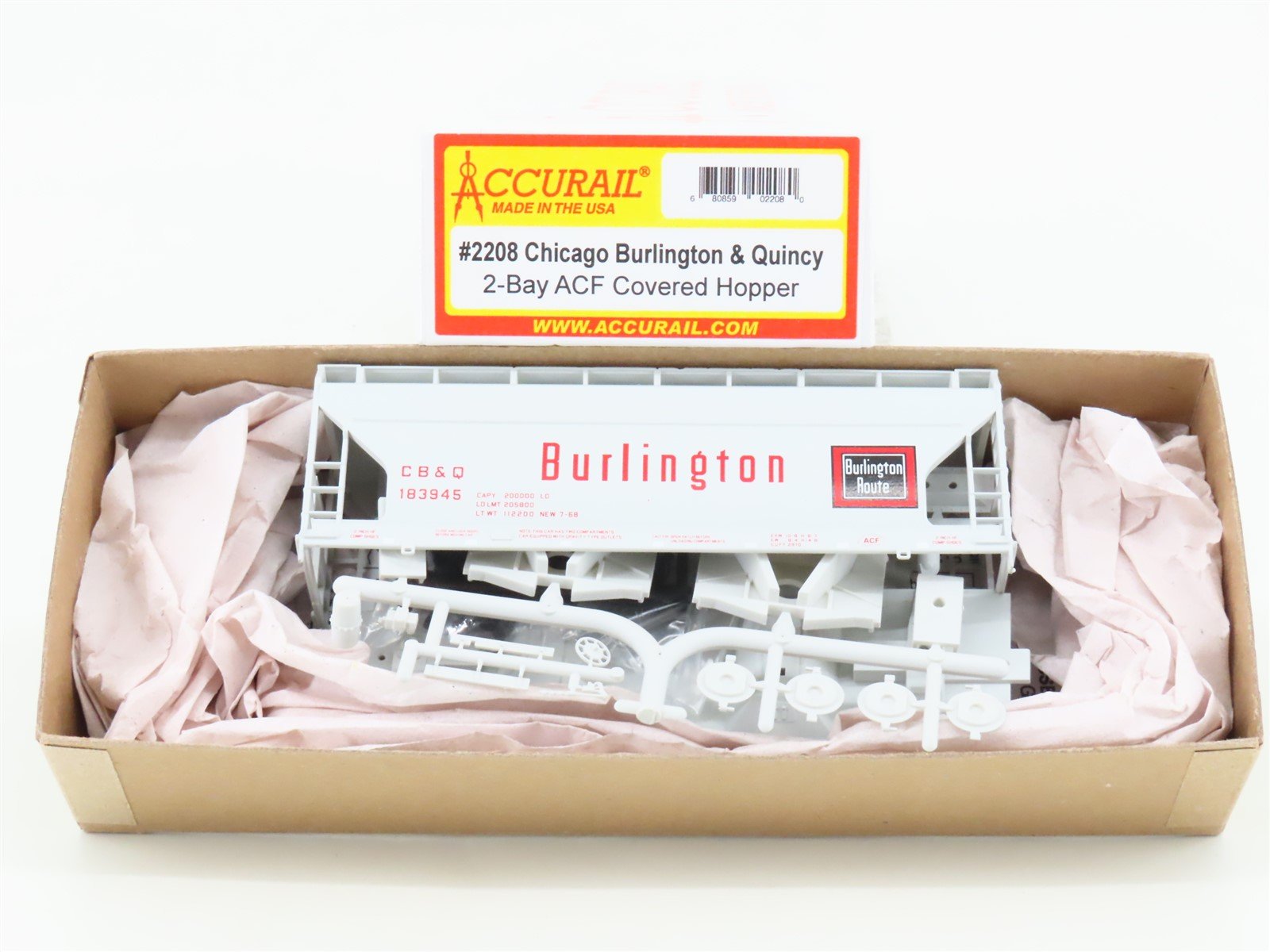 HO Scale Accurail Kit 2208 CB&Q Burlington Route 2-Bay Covered Hopper #183945
