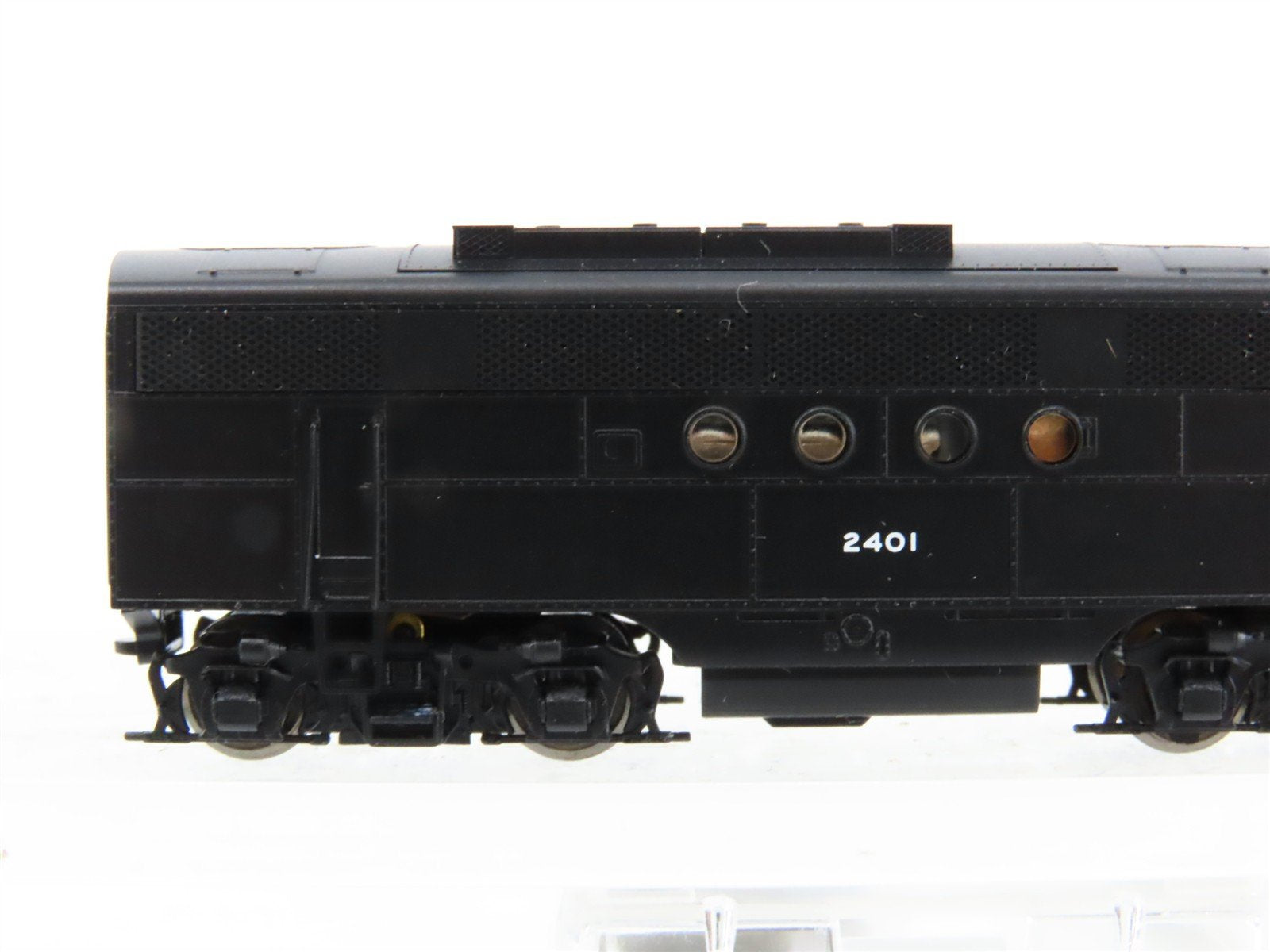 N Scale Micro-Trains MTL Unlettered NYC New York Central EMD FTB Diesel #2401