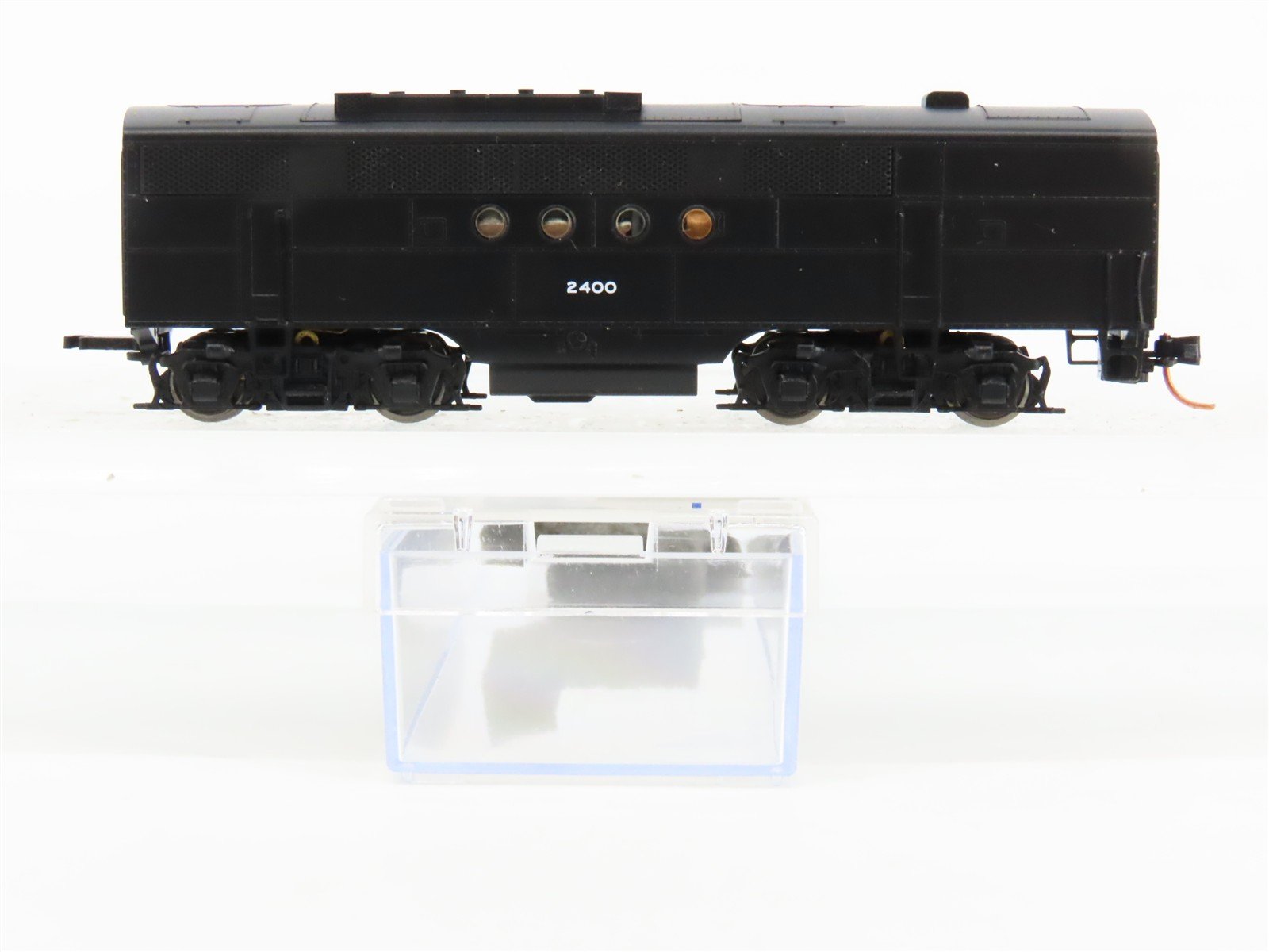 N Scale Micro-Trains MTL Unlettered NYC New York Central EMD FTB Diesel #2400