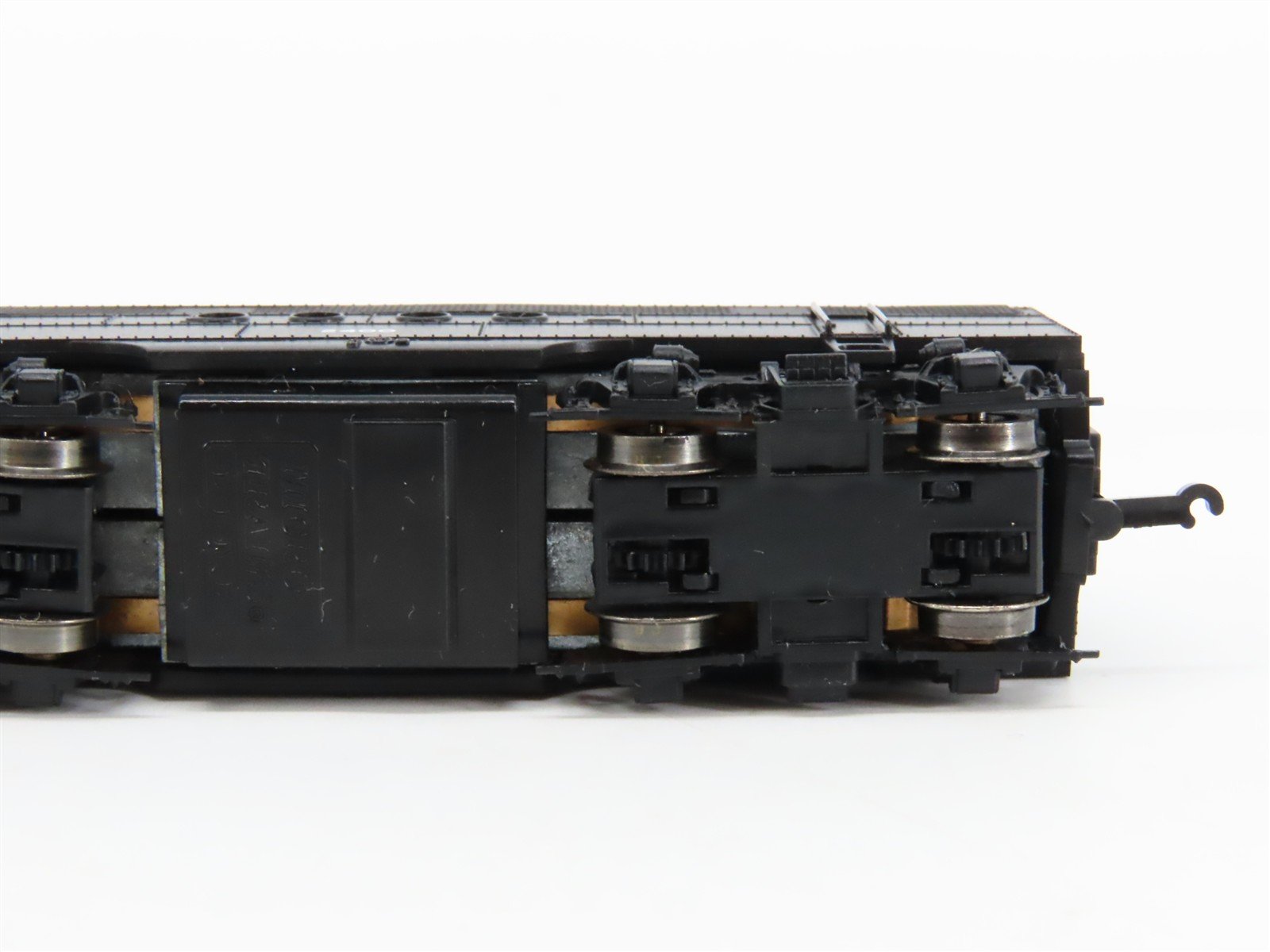 N Scale Micro-Trains MTL Unlettered NYC New York Central EMD FTB Diesel #2400