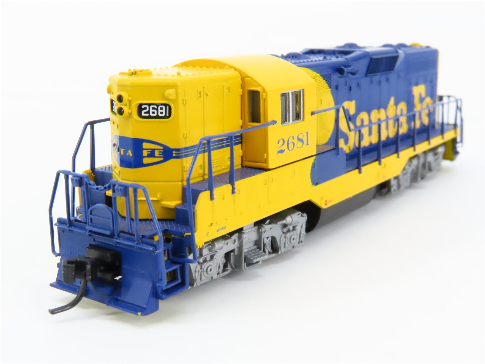 N Scale Atlas 48055 ATSF Santa Fe GP7 Ph. 1 Diesel Locomotive #2681