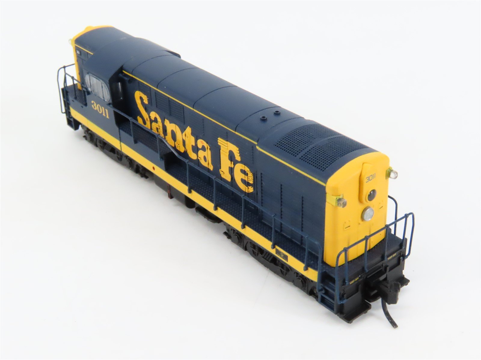 N Scale Atlas 52055 ATSF Santa Fe H16-44 Diesel Locomotive #3011