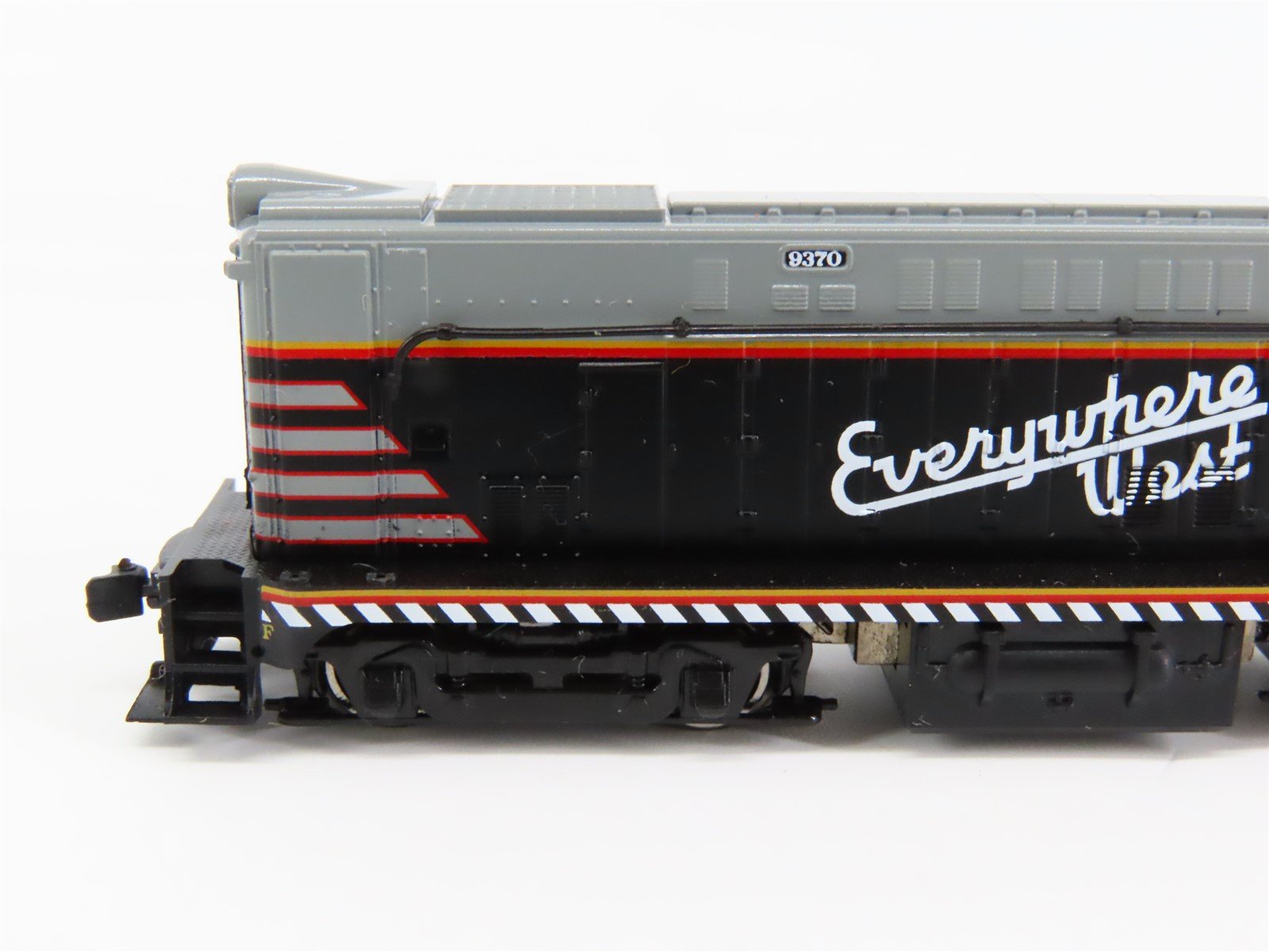 N Scale Atlas CBQ Burlington VO-1000 Diesel Locomotive #9370