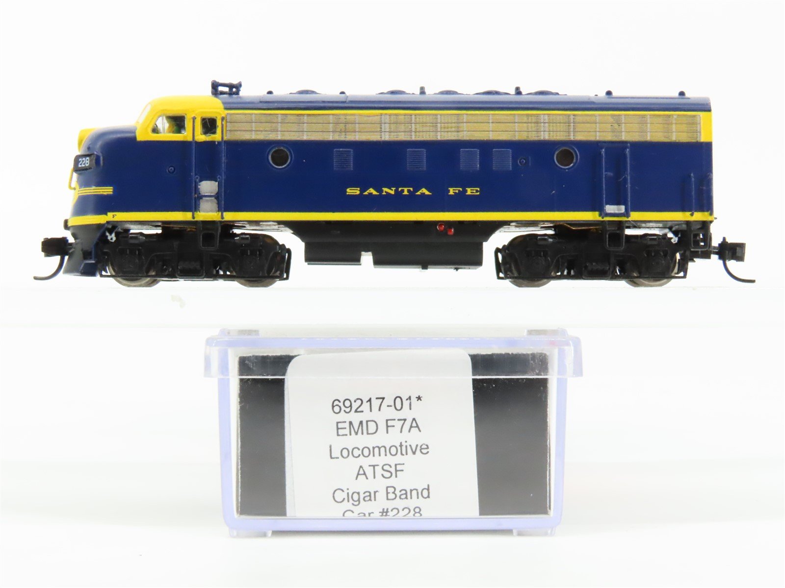 N Scale Intermountain 69217-01 ATSF Santa Fe F7A Diesel Locomotive #228