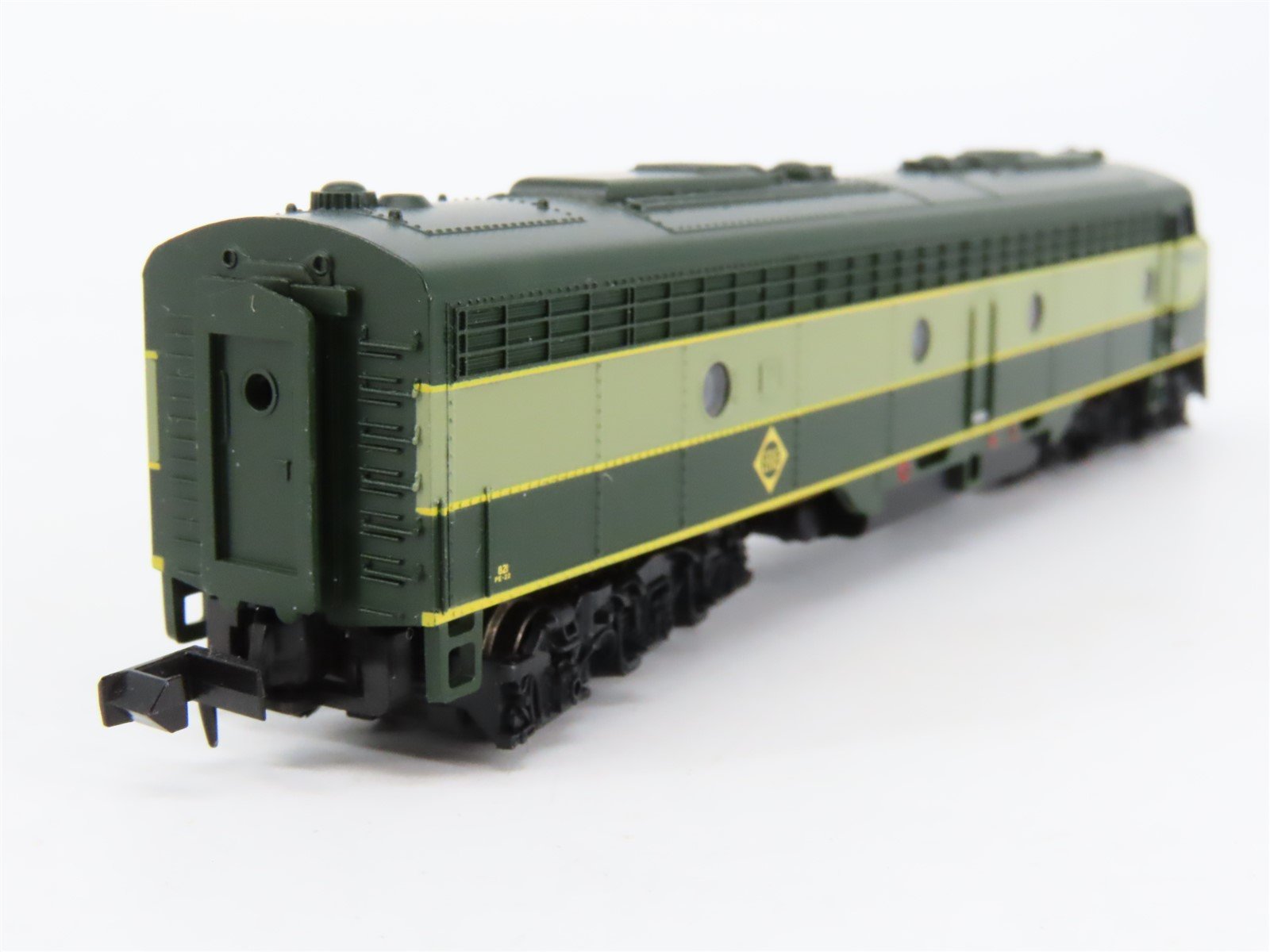 N Scale Life-Like 920-34074 ERIE Railroad EMD E8A Diesel Locomotive #821