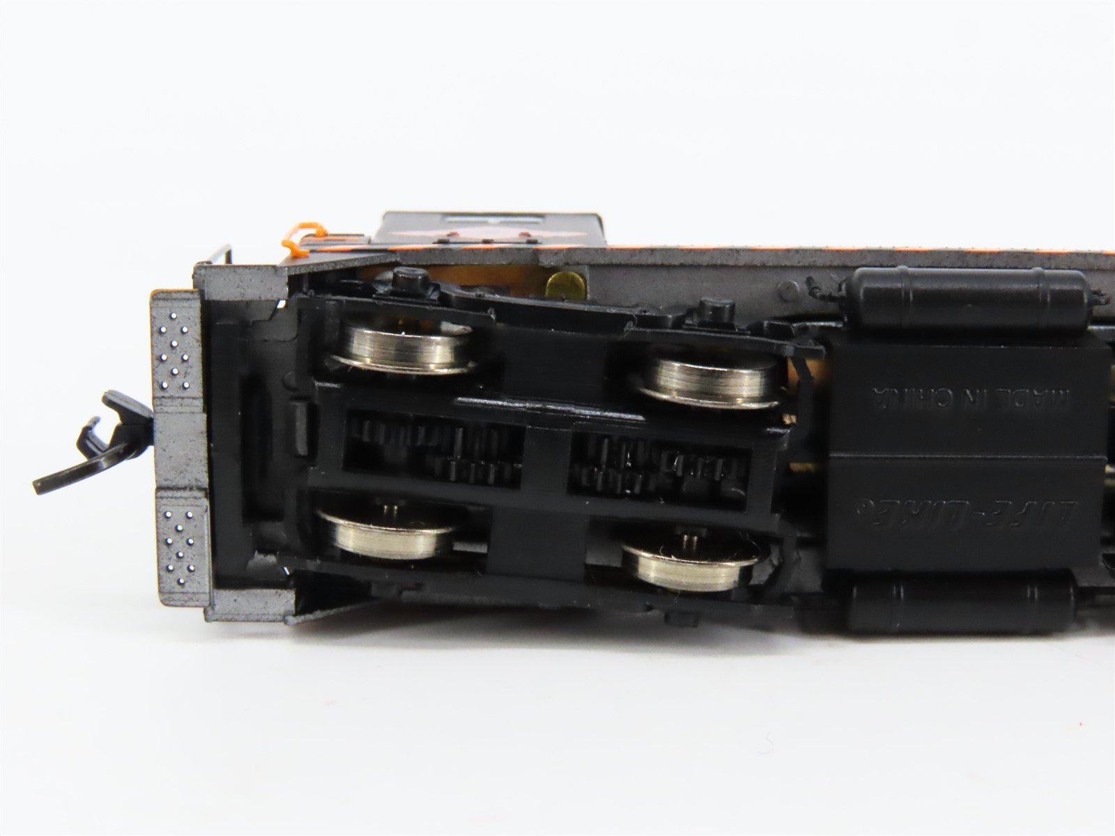 N Scale Life-Like 7699 T&P Texas & Pacific EMD SW8 Diesel Switcher #817