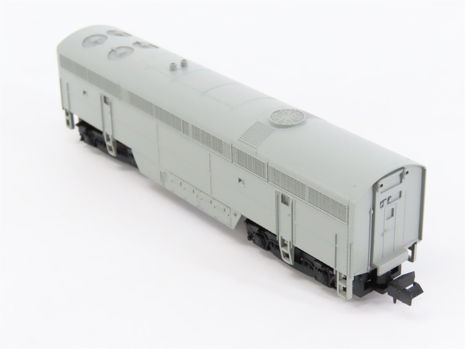 N Scale Life-Like 7229 Undecorated FM C-Liner B-Unit Diesel Locomotive