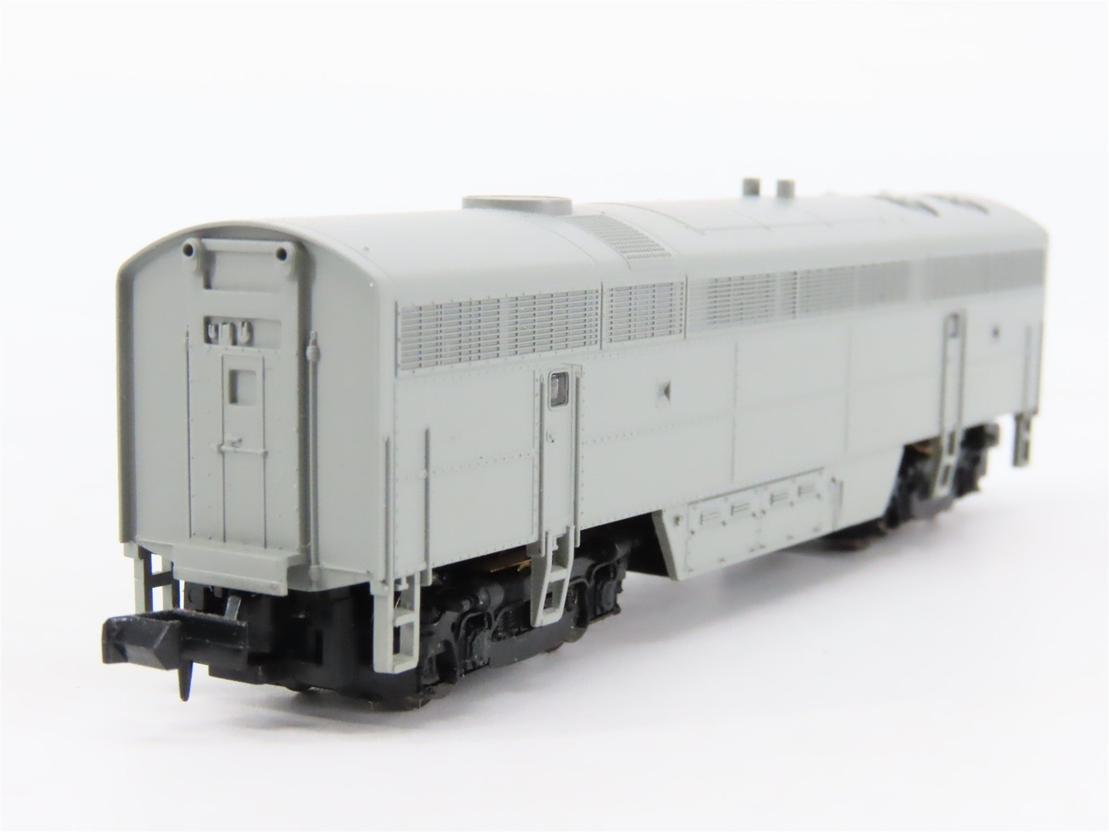 N Scale Life-Like 7229 Undecorated FM C-Liner B-Unit Diesel Locomotive
