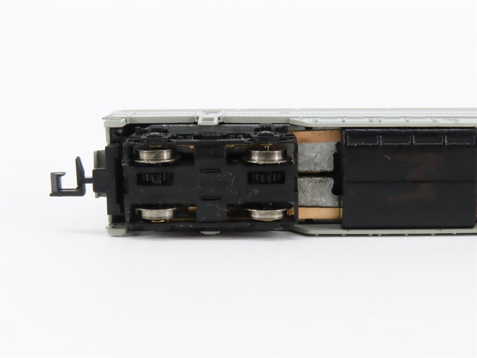 N Scale Life-Like 7229 Undecorated FM C-Liner B-Unit Diesel Locomotive