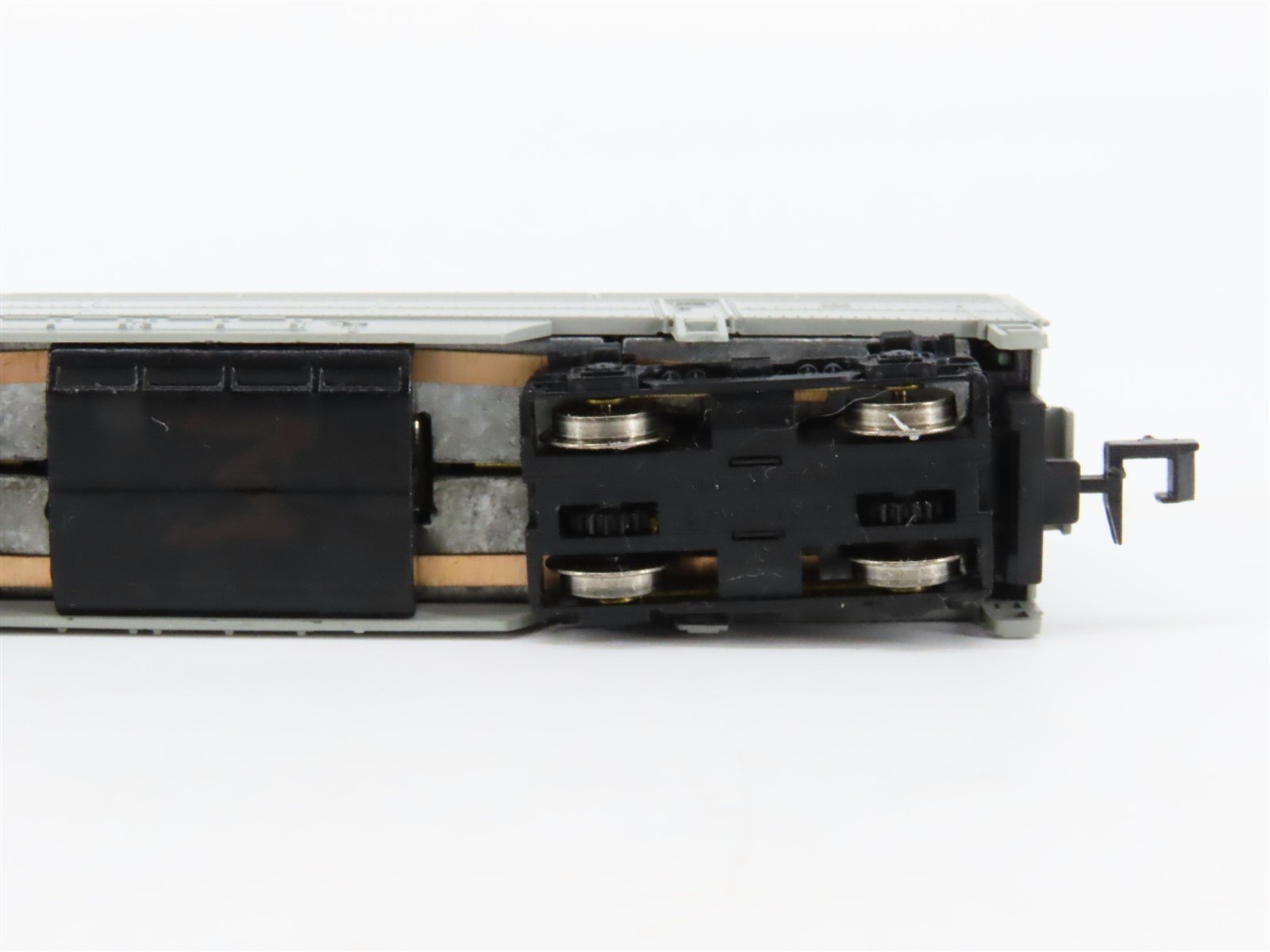 N Scale Life-Like 7229 Undecorated FM C-Liner B-Unit Diesel Locomotive