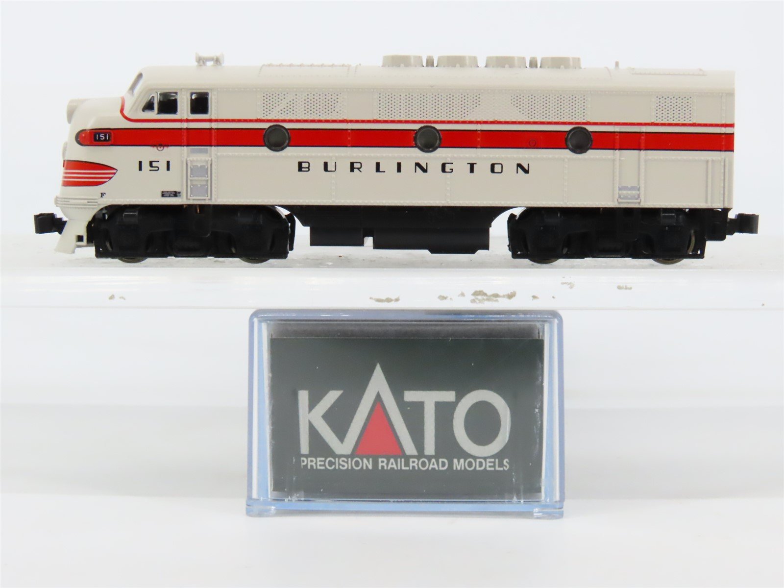 N Scale KATO CB&Q Burlington Route EMD F2A Diesel Locomotive #151 - DCC Ready