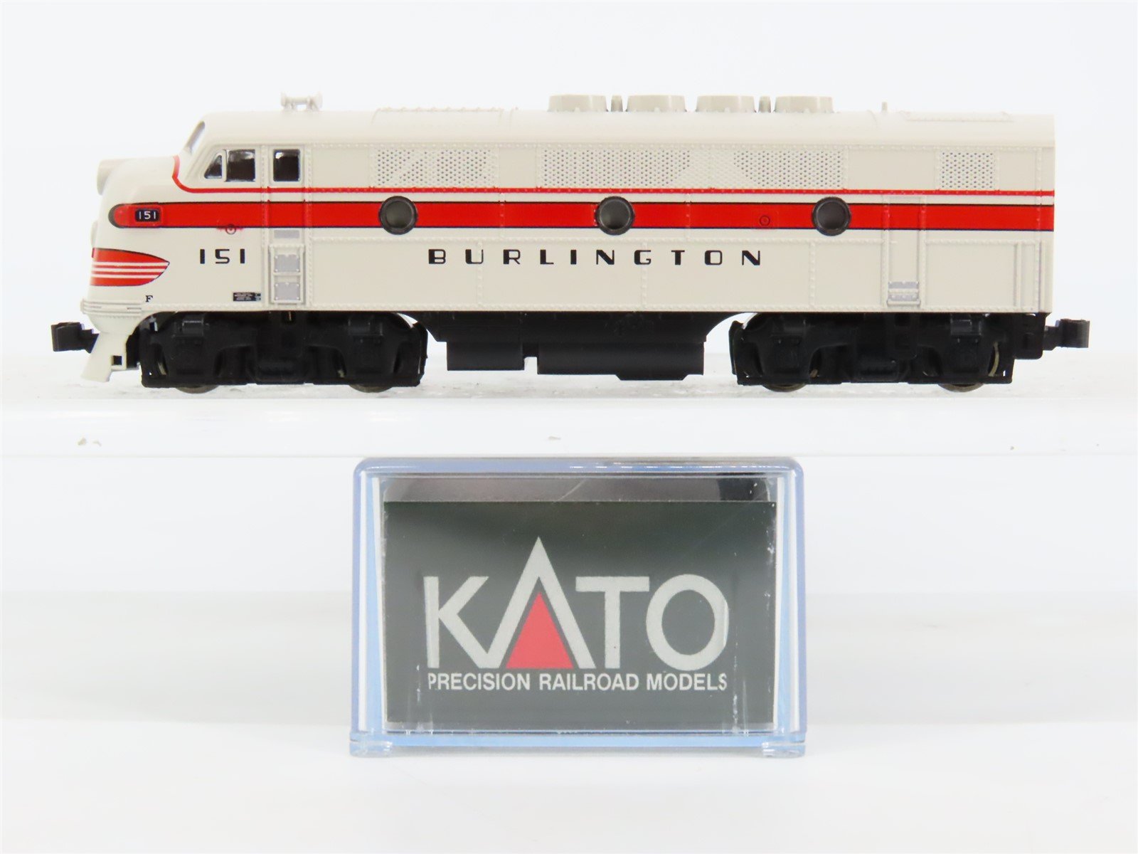 N Scale KATO CB&Q Burlington Route EMD F2A Diesel Locomotive #151 - DCC Ready