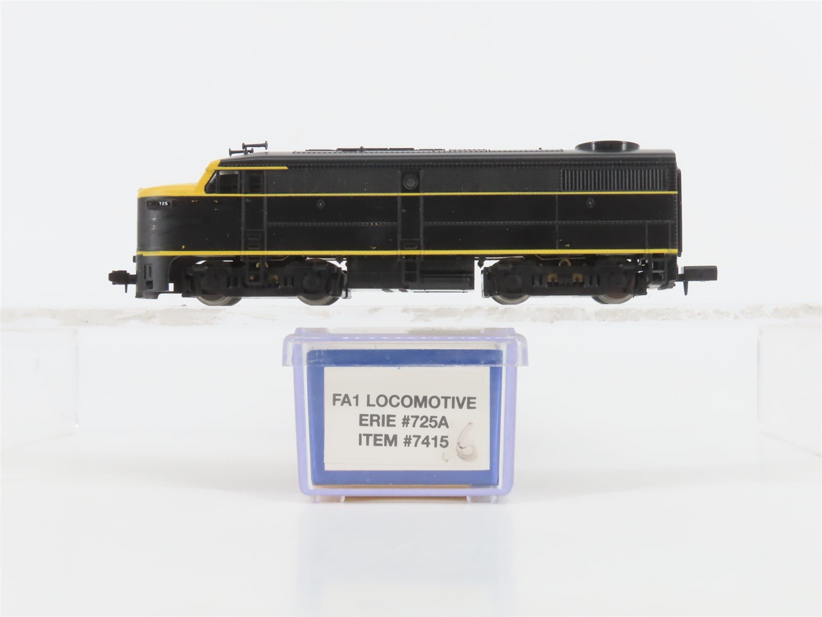N Scale Life-Like 7415 Unlettered ERIE ALCO FA1 Diesel Locomotive #725 - Custom