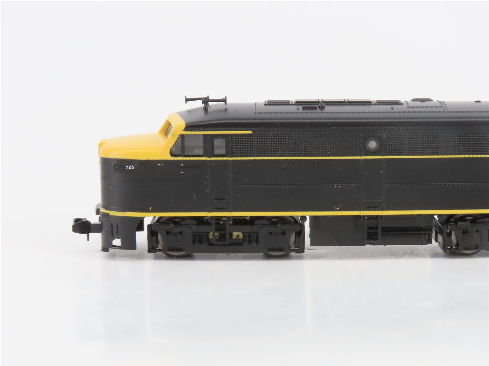 N Scale Life-Like 7415 Unlettered ERIE ALCO FA1 Diesel Locomotive #725 - Custom