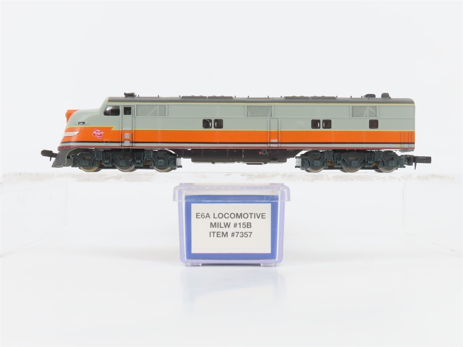 N Scale Life-Like 7357 MILW Milwaukee Road EMD E6A Diesel Locomotive #15B