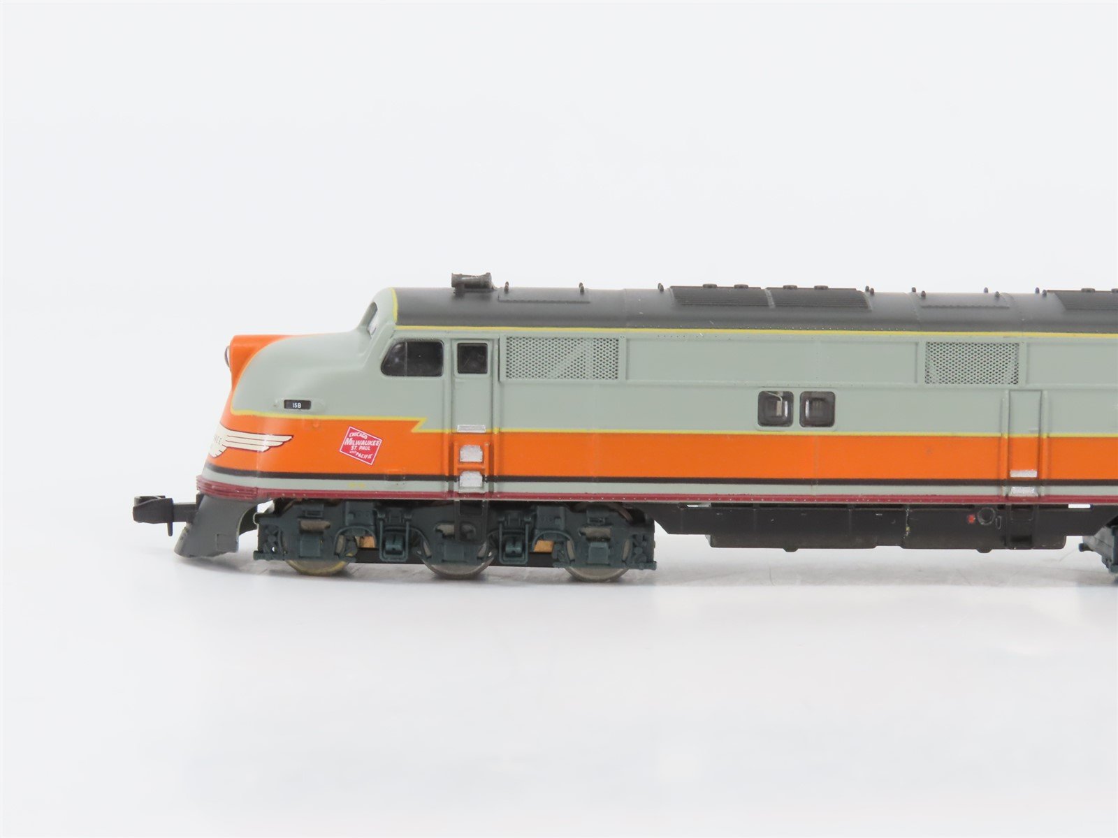 N Scale Life-Like 7357 MILW Milwaukee Road EMD E6A Diesel Locomotive #15B