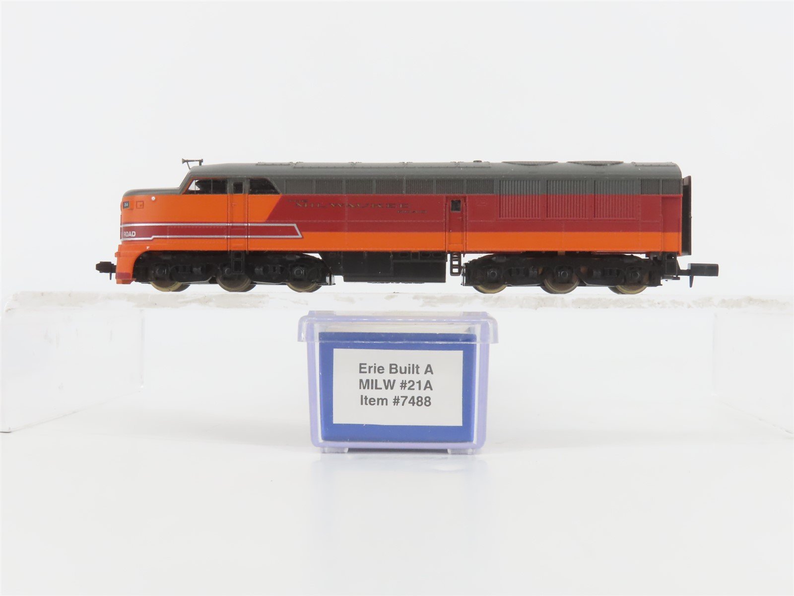 N Scale Life-Like 7488 MILW Milwaukee Road FM Erie-Built Diesel Locomotive #21A