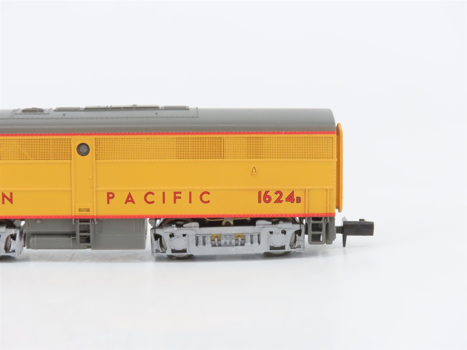 N Scale Life-Like 7429 UP Union Pacific ALCO FB1 Diesel Locomotive #1624B