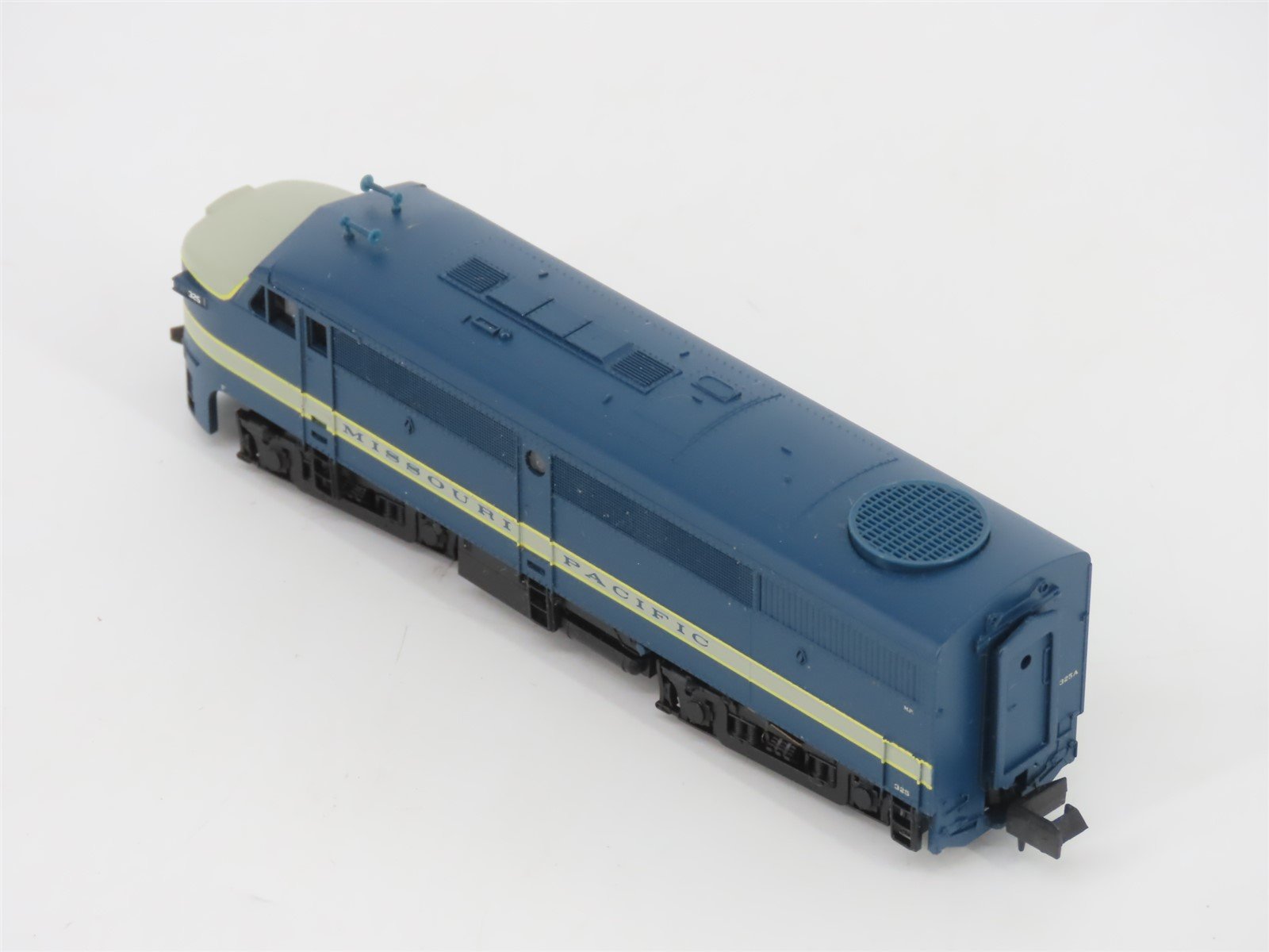 N Scale Life-Like 7422 MP Missouri Pacific ALCO FA1 Diesel Locomotive #325