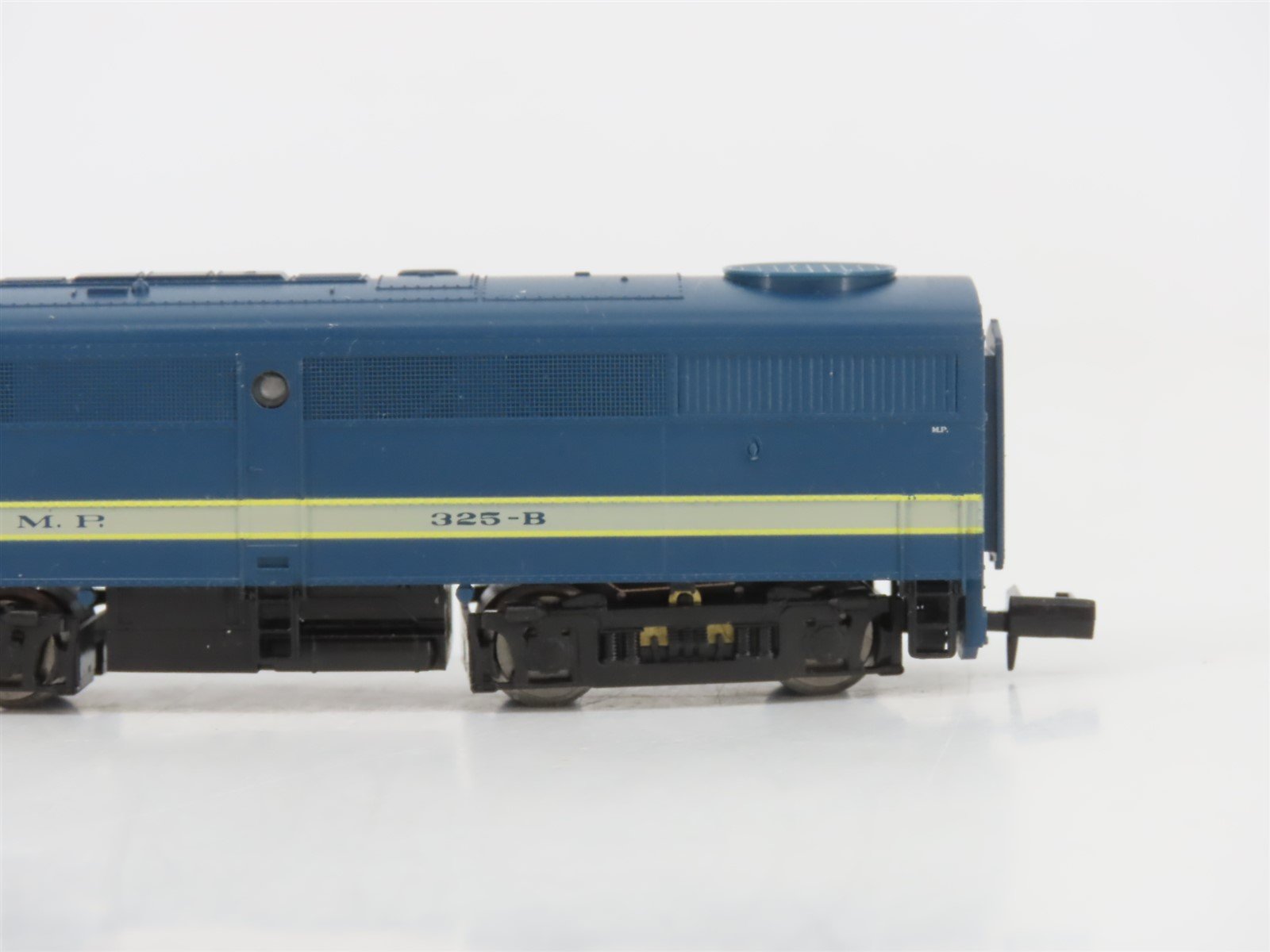 N Scale Life-Like 7422 MP Missouri Pacific EMD FB1 Diesel Locomotive #325B
