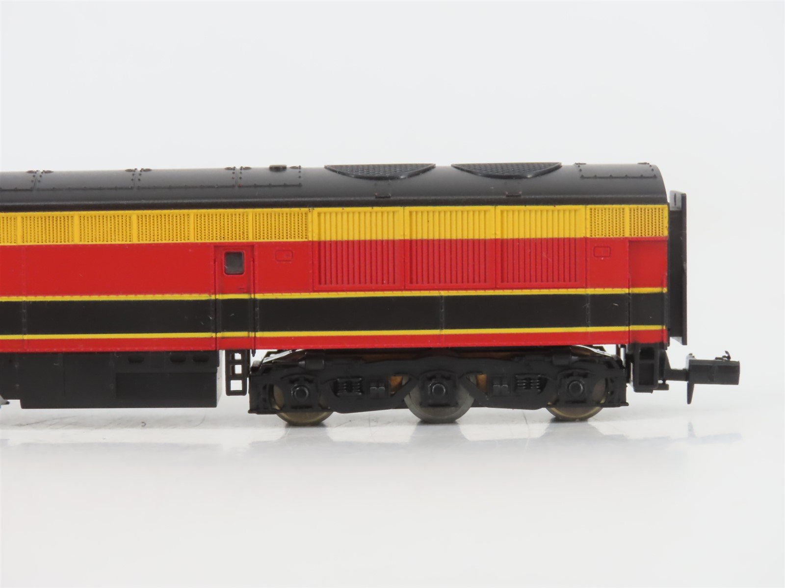 N Scale Life-Like 7497 KCS Kansas City Southern FM Erie-Built B-Unit Diesel #62B