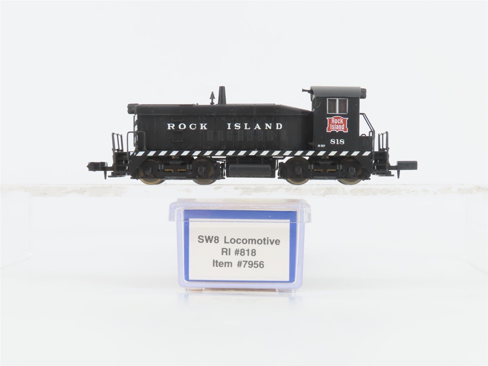 N Scale Life-Like 7956 RI Rock Island EMD SW8 Diesel Switcher Locomotive #818