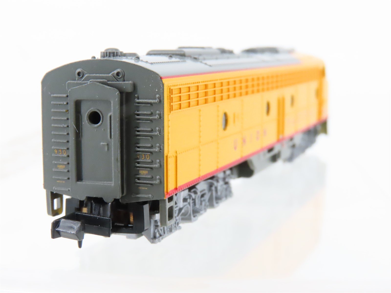 N Scale Life-Like 920-34104 UP Union Pacific E8A Diesel Locomotive #930