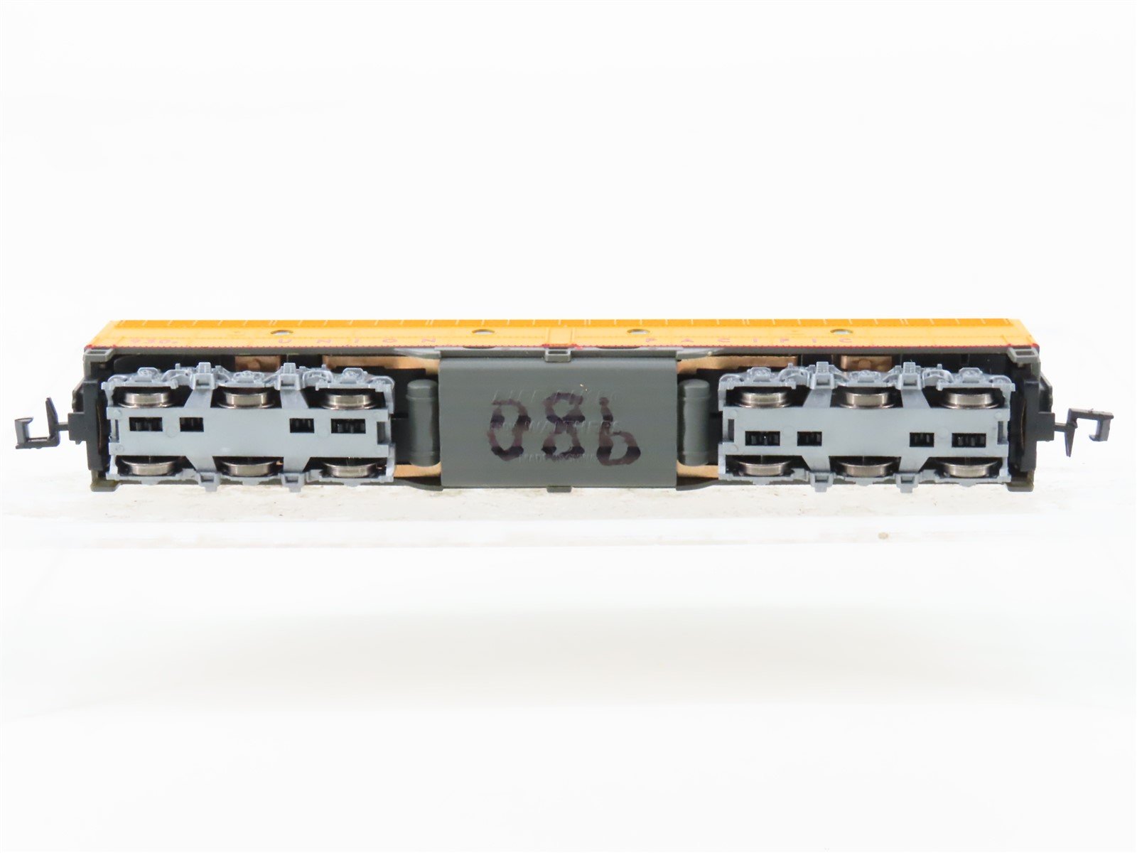 N Scale Life-Like 920-34104 UP Union Pacific E8B Diesel Locomotive #930B