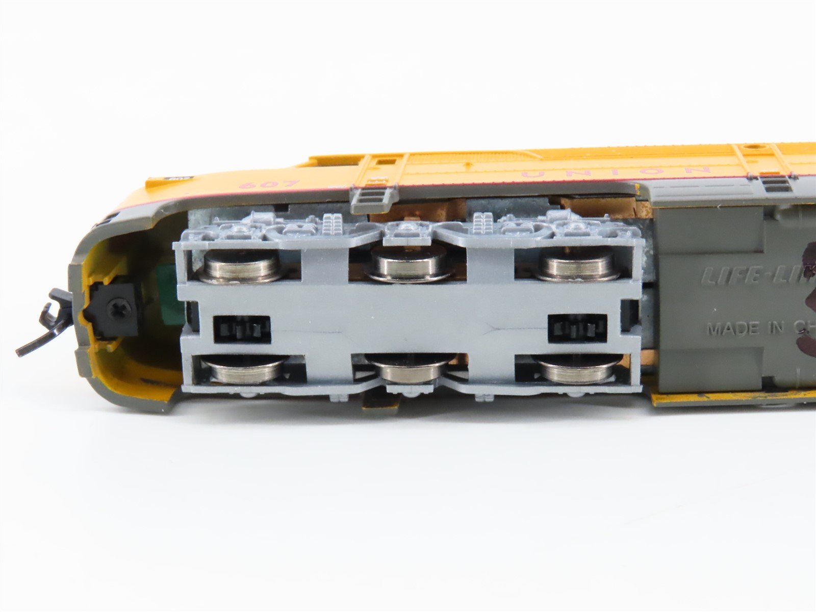 N Scale Life-Like 7583 UP Union Pacific PA Diesel Locomotive #607