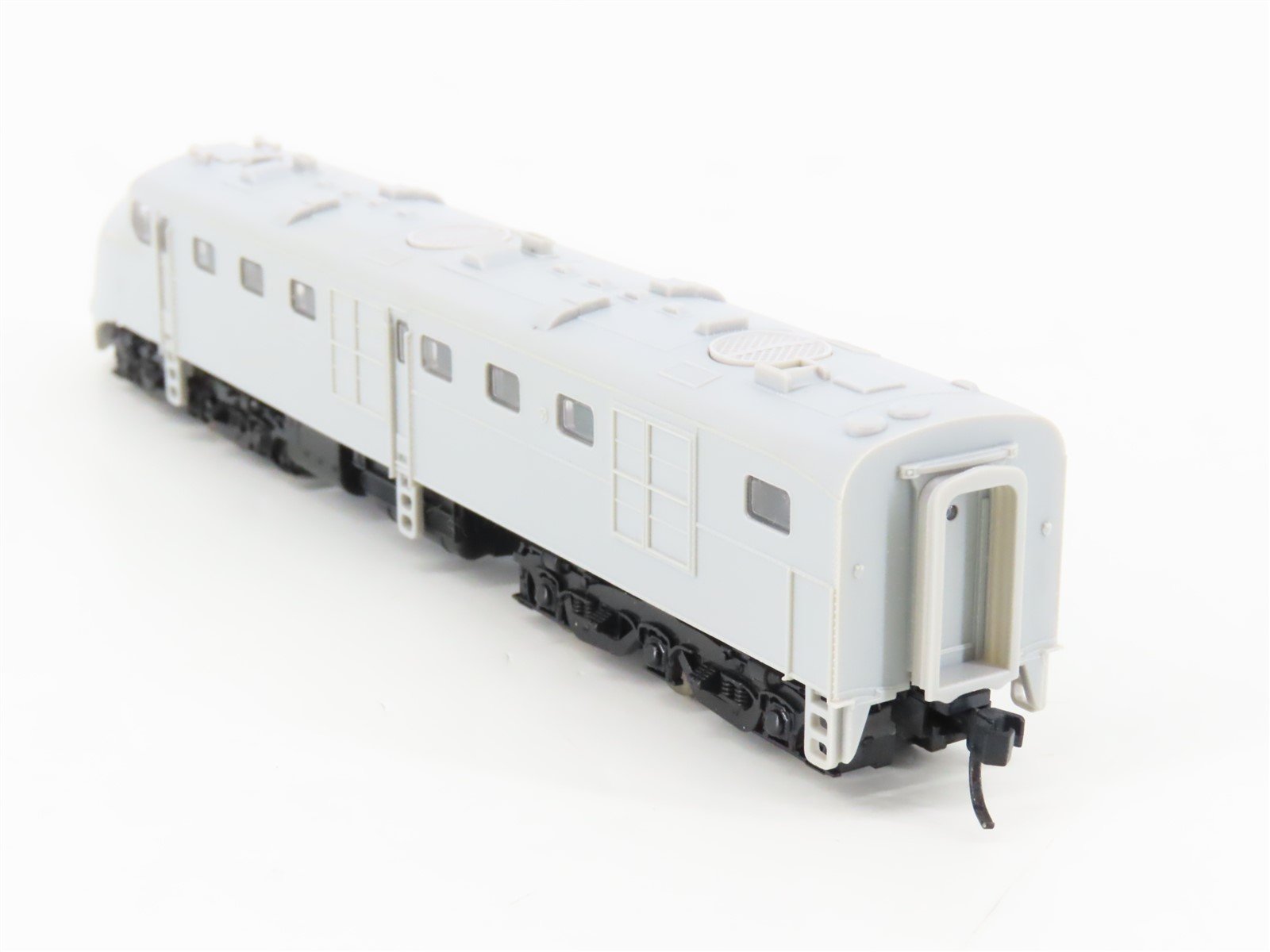N Scale Life-Like 7757 Undecorated DL109 Diesel Locomotive