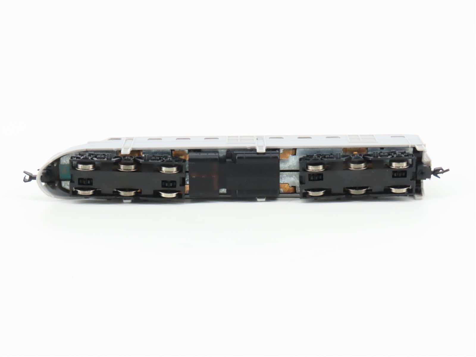 N Scale Life-Like 7757 Undecorated DL109 Diesel Locomotive
