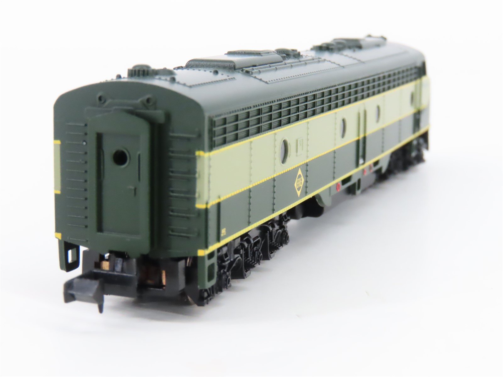 N Scale Life-Like 920-34075 Erie Railway E8A Diesel Locomotive #822